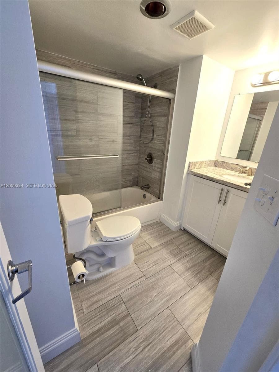 3703 NE 166th St 609 photo 14