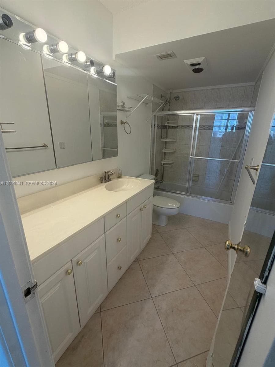 300 Bayview Dr 915 photo 14