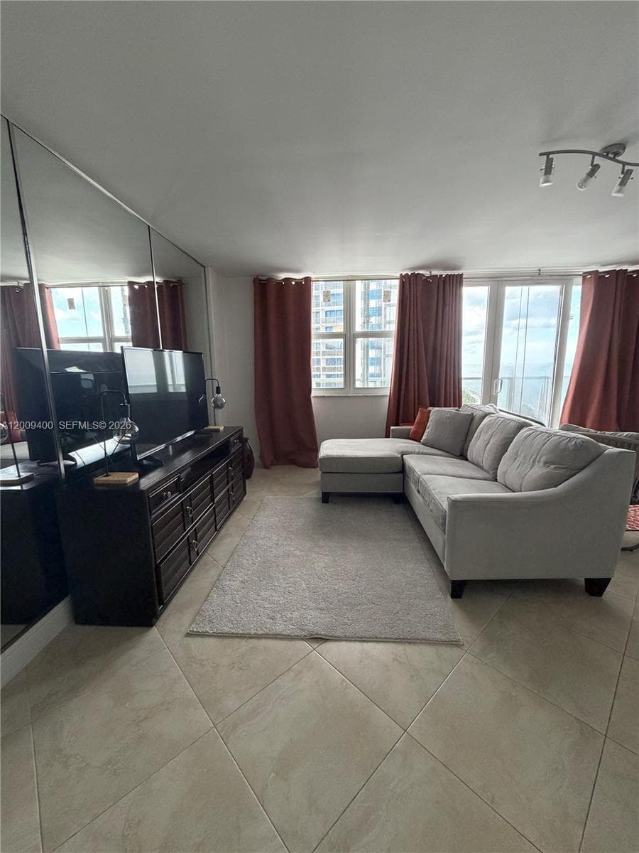 3180 S Ocean Dr 1705 photo 5