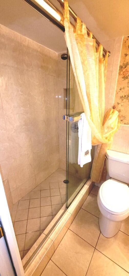 1051 Hillsboro Mile 407e photo 9
