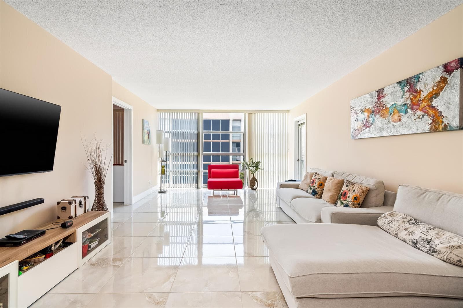 2000 Atlantic Shores Boulevard Apt 410 photo 11