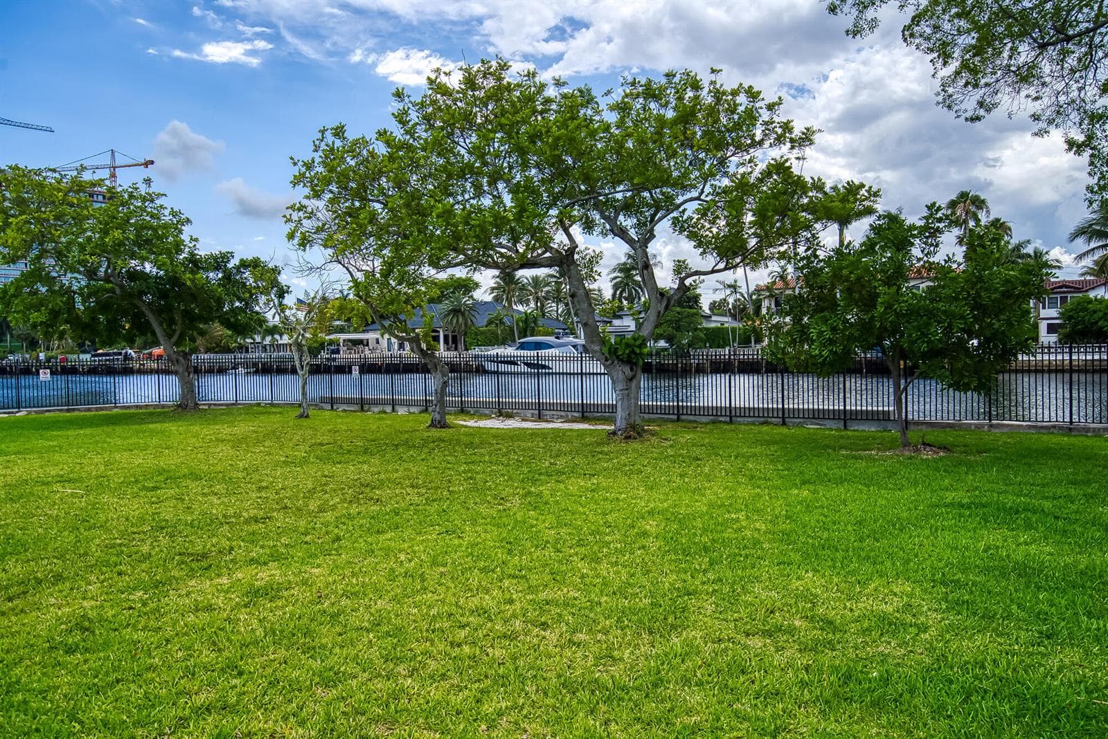 2000 Atlantic Shores Boulevard Apt 410 photo 4