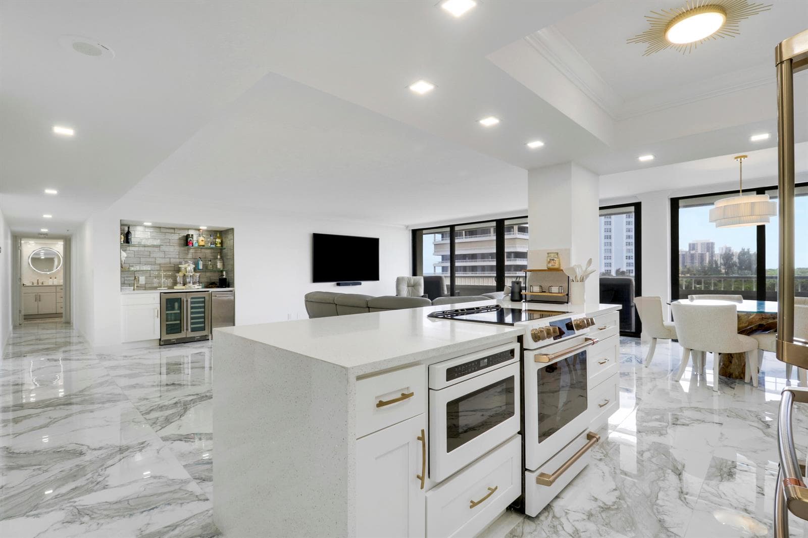 5280 N Ocean Drive 2f photo 3