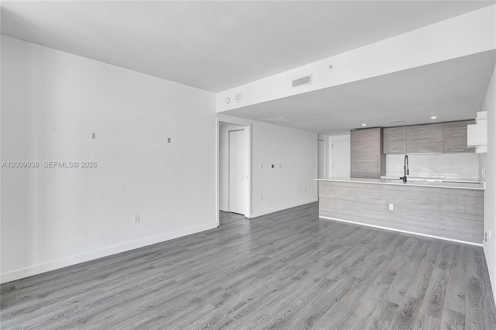 1300 S Miami Ave 4711 photo 7