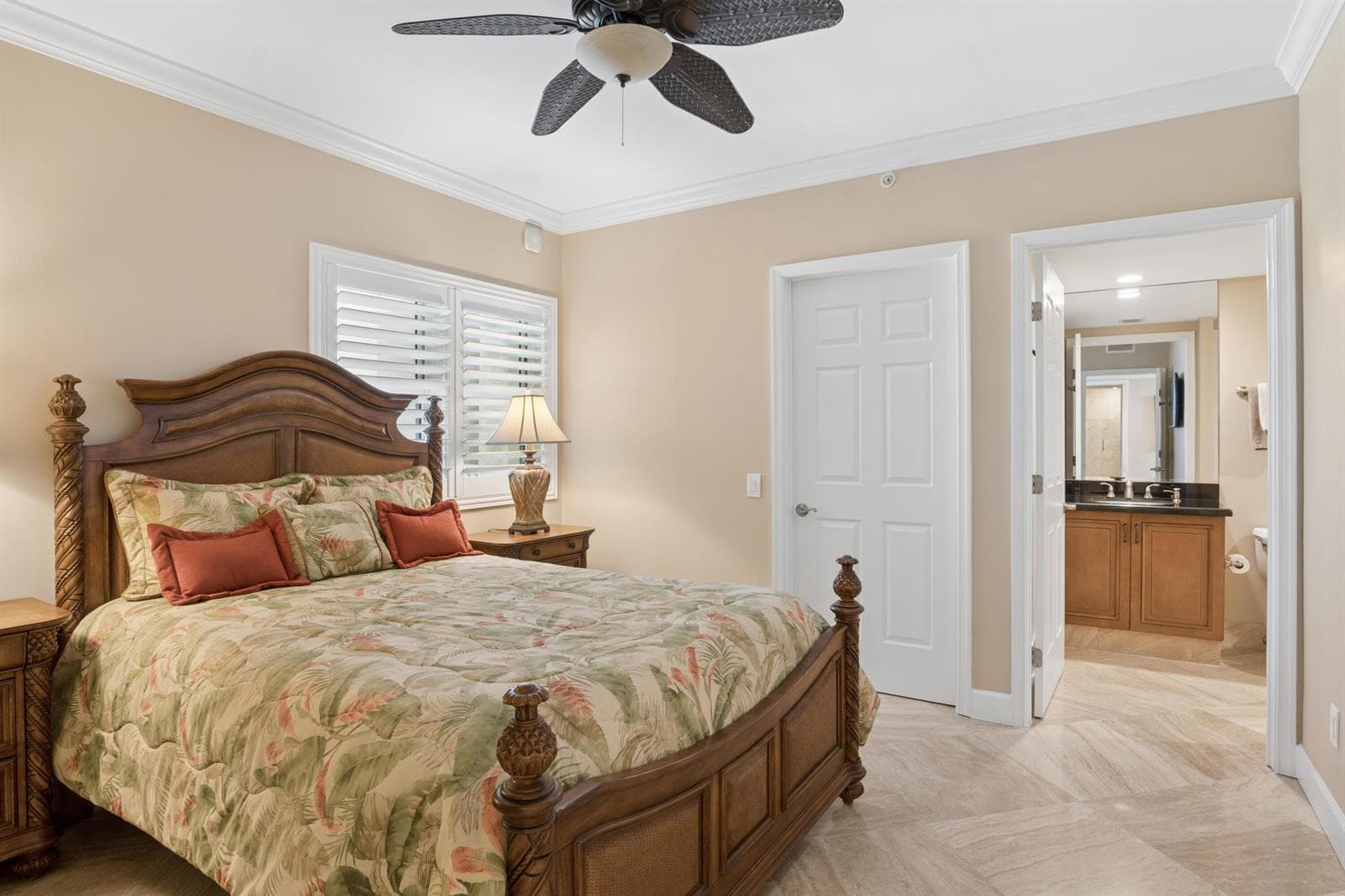 2640 Lake Shore Drive 1811 photo 23