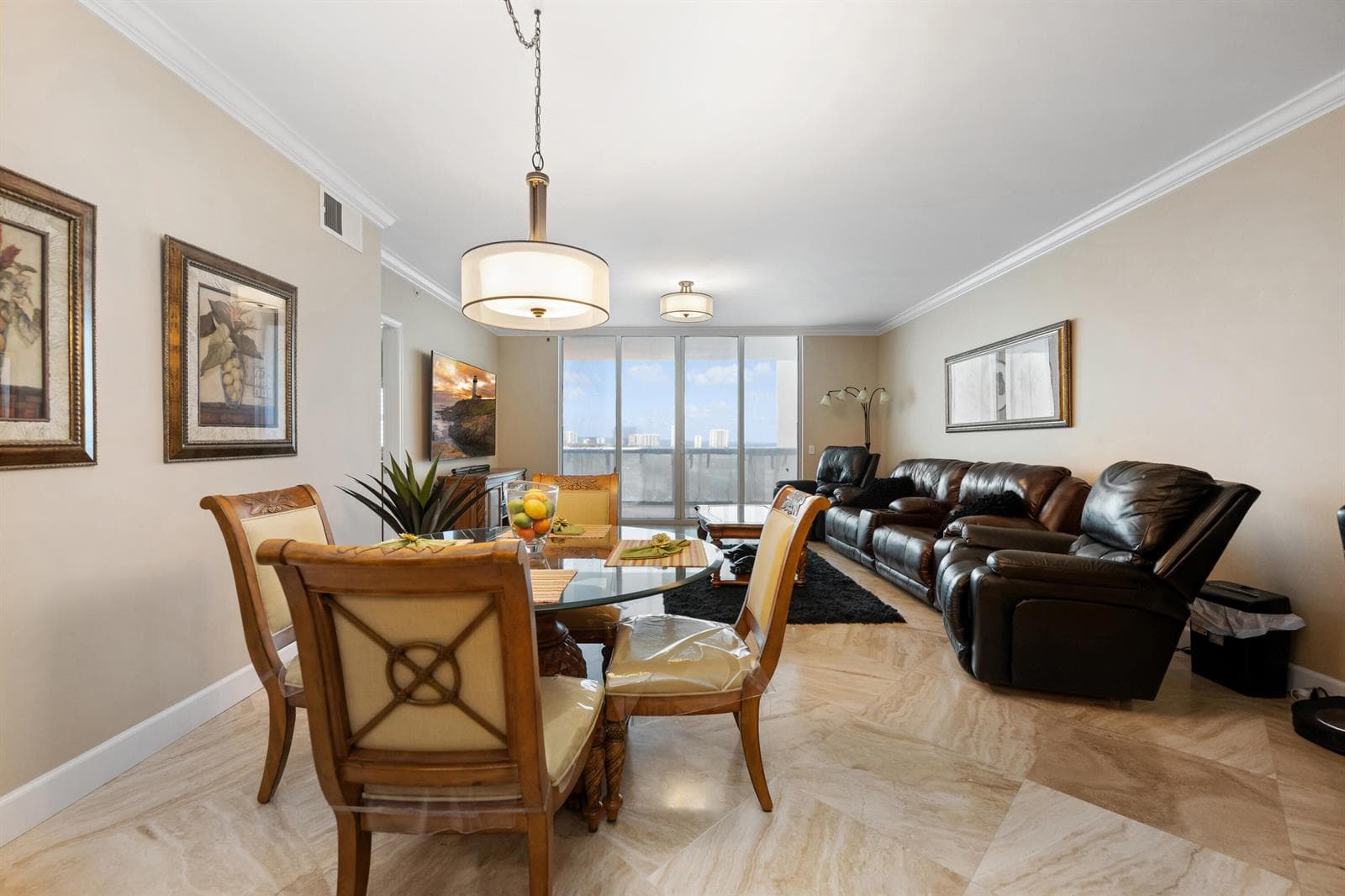2640 Lake Shore Drive 1811 photo 9