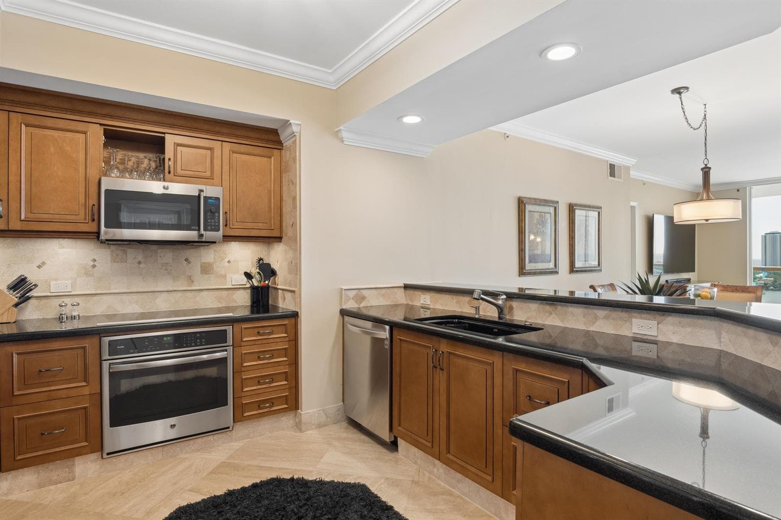 2640 Lake Shore Drive 1811 photo 21