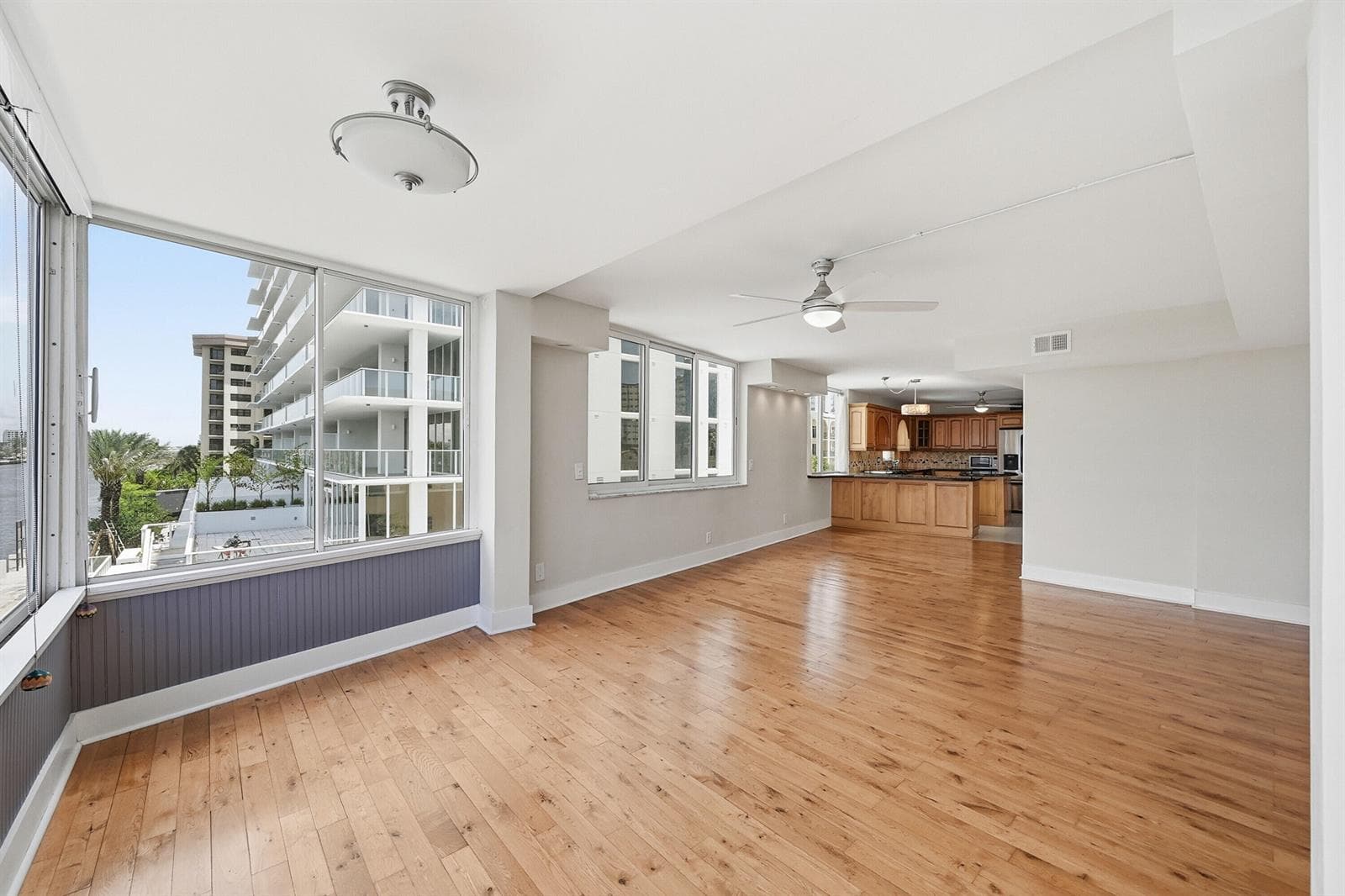 401 N Riverside Drive 408 photo 17