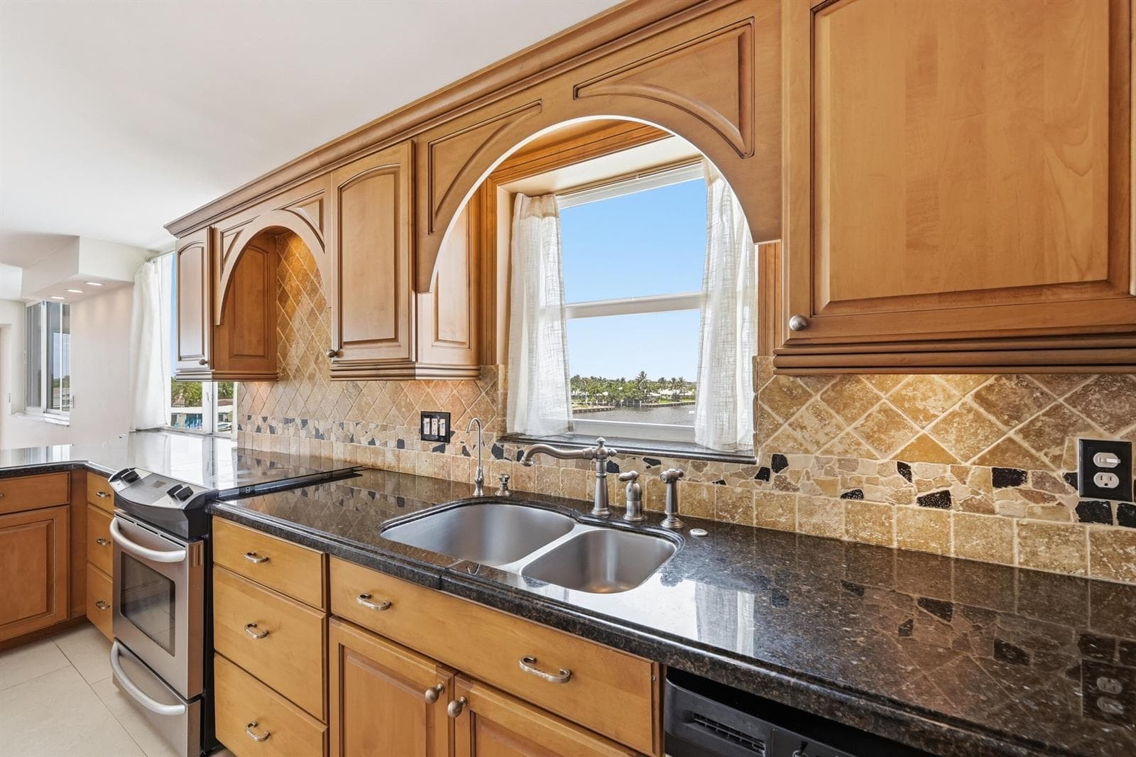 401 N Riverside Drive 408 photo 10
