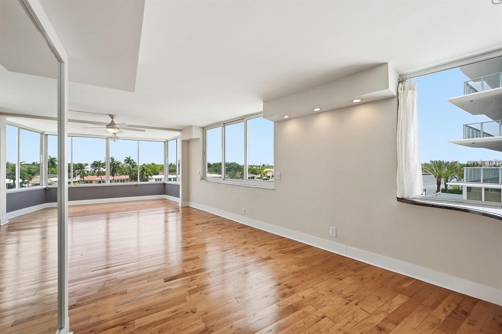 401 N Riverside Drive 408 photo 11