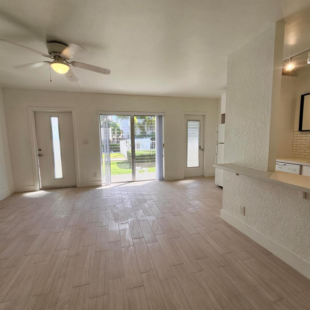 1354 Bayview Drive E photo 6