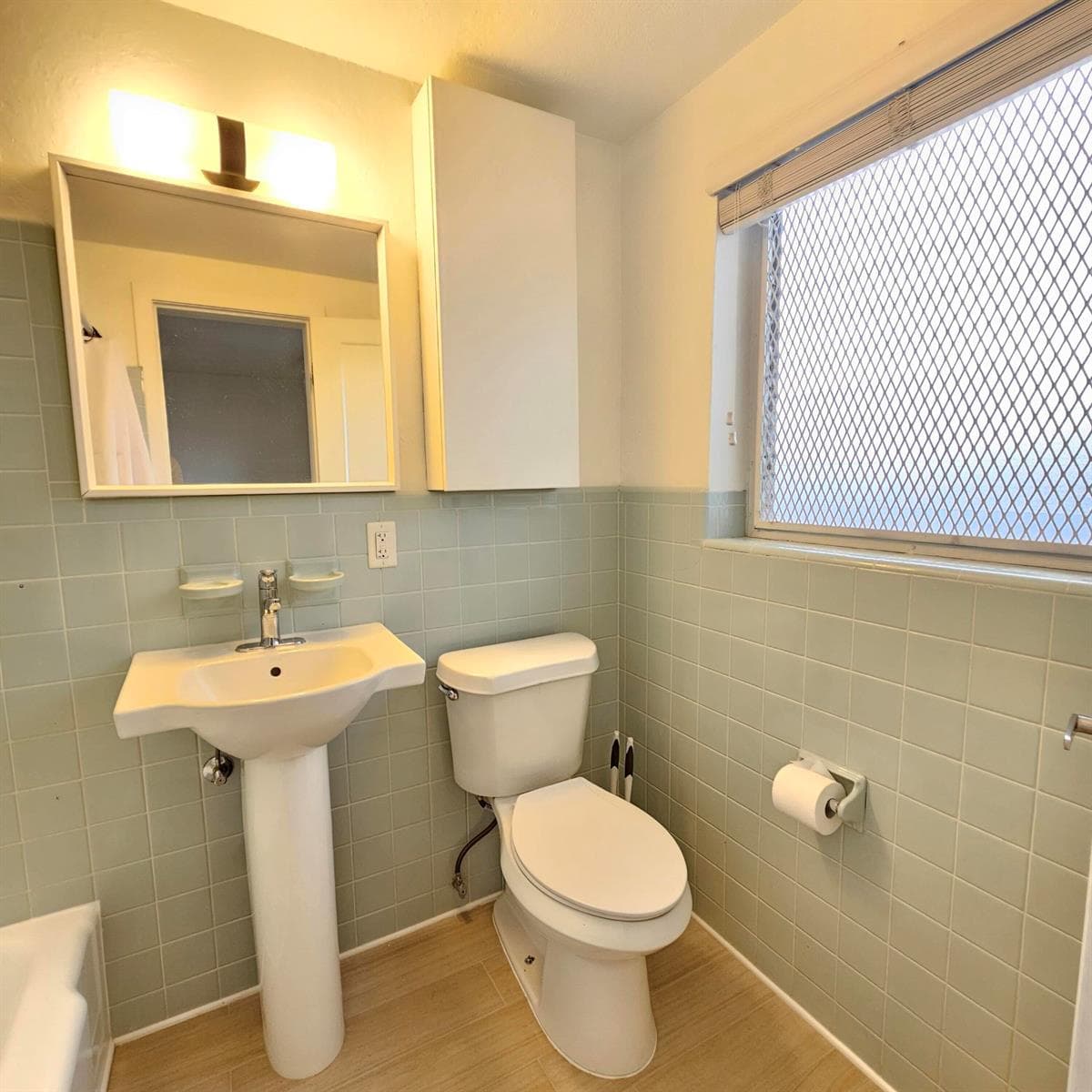 1354 Bayview Drive E photo 13