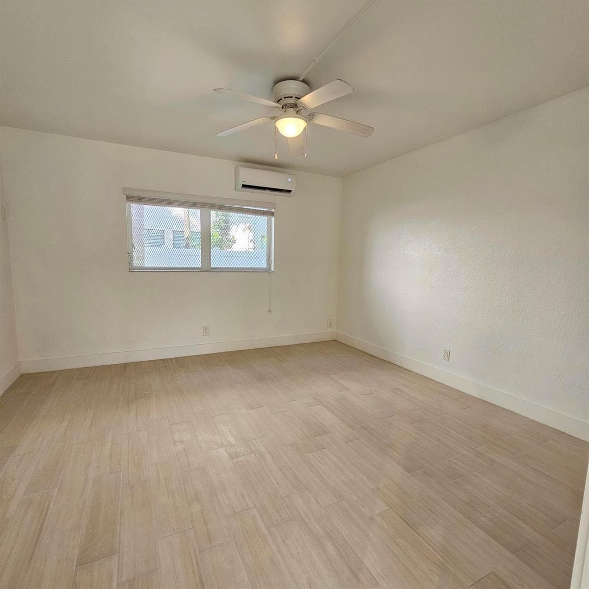 1354 Bayview Drive E photo 10