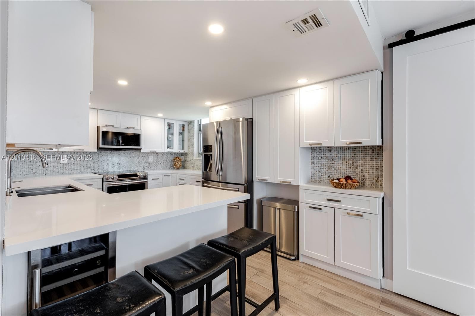 1901 Brickell Ave B1809 photo 8
