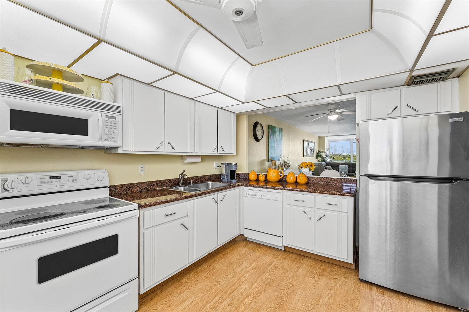 1631 Riverview Road 505 photo 8
