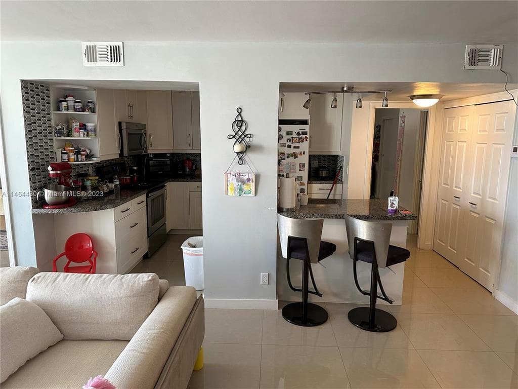 200 Leslie Drive 1128 photo 11