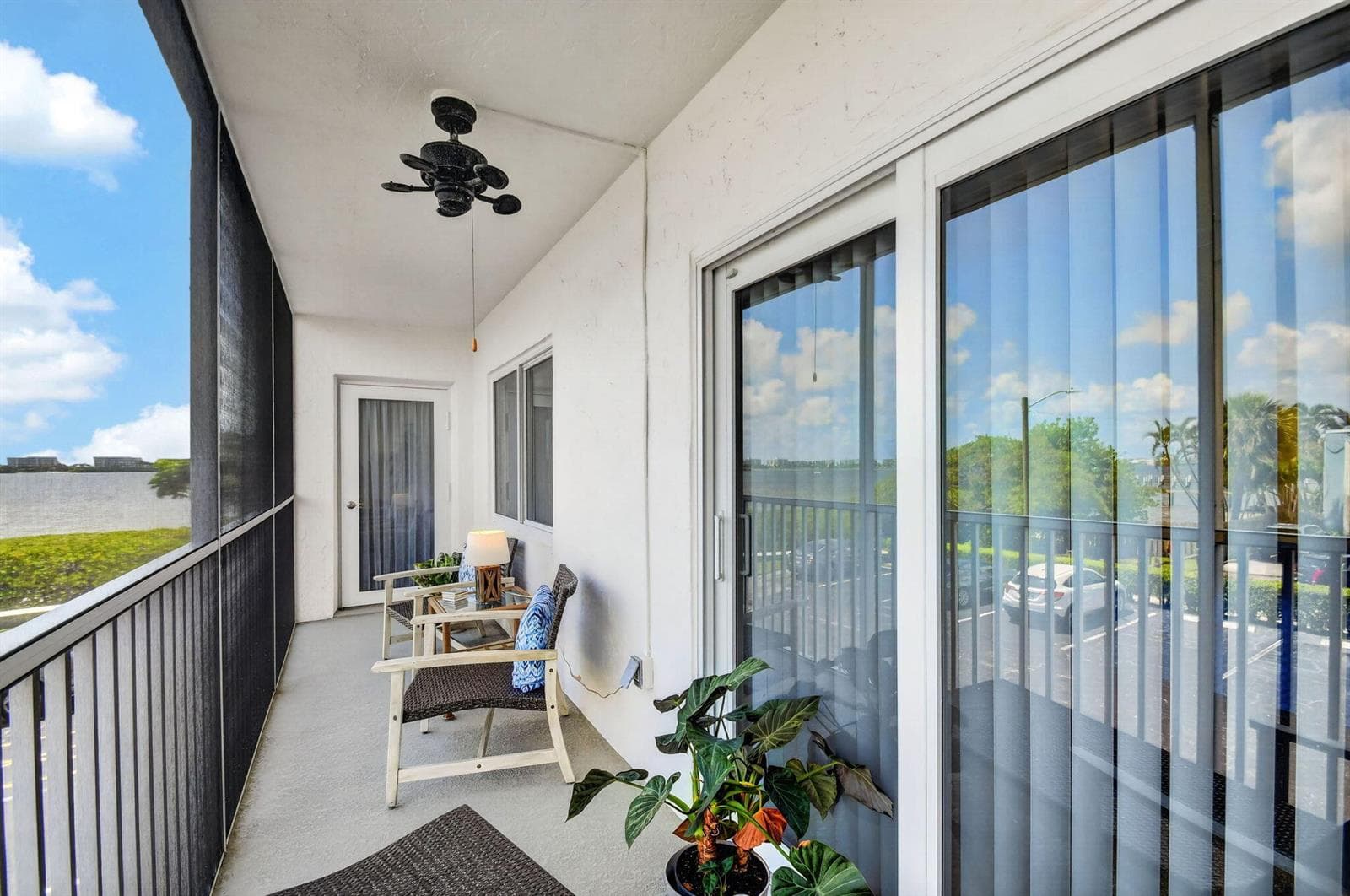1502 S Lakeside Drive 214 photo 15