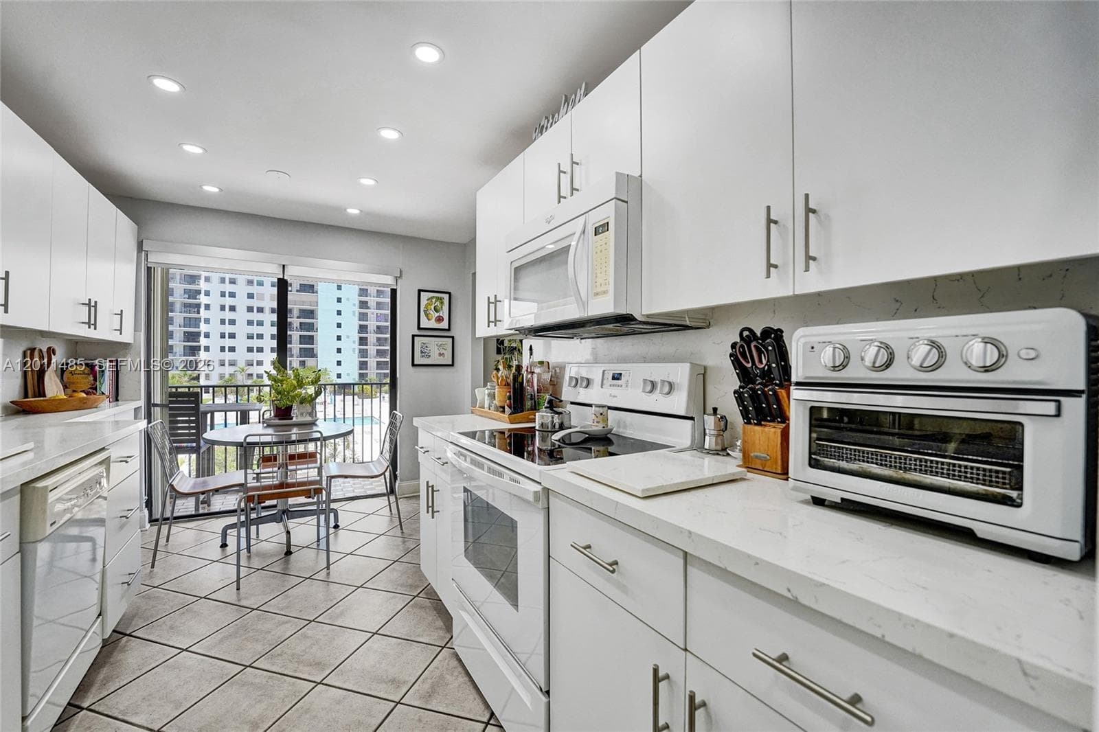 1201 Ocean Dr 609S photo 25