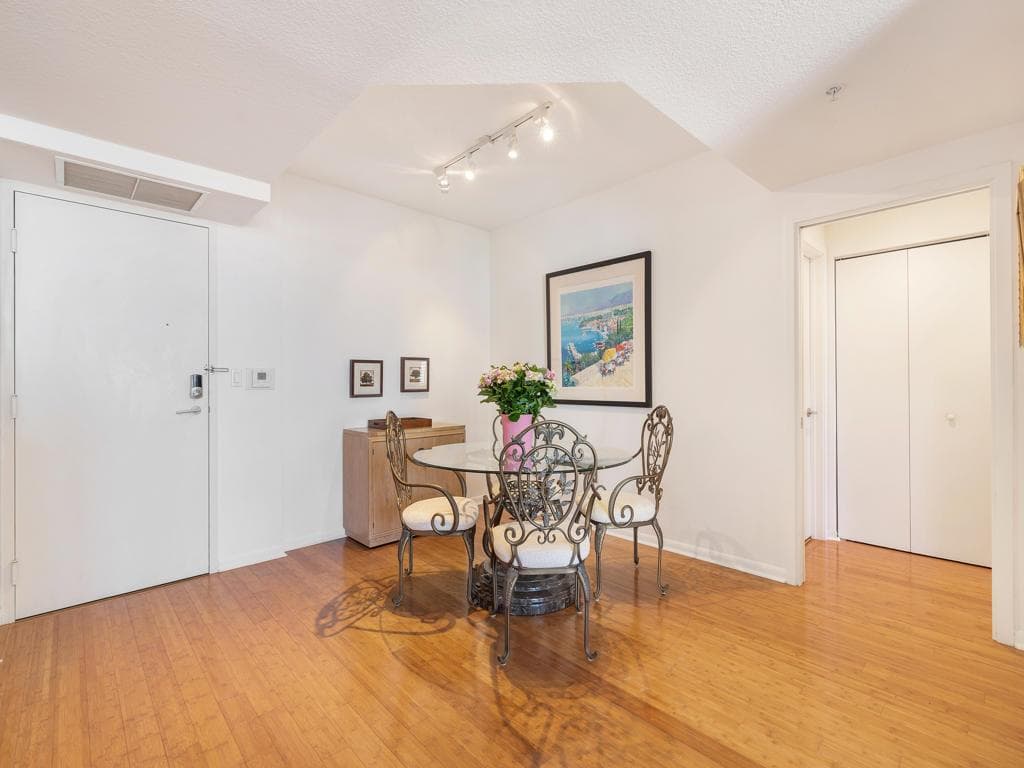 1551 N Flagler Drive 903 photo 6