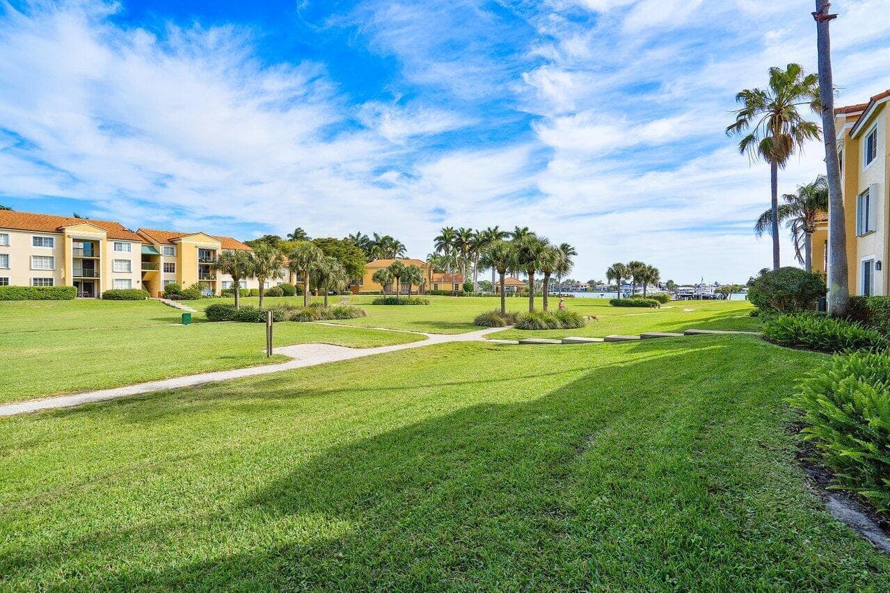157 Yacht Club Way 206 photo 23