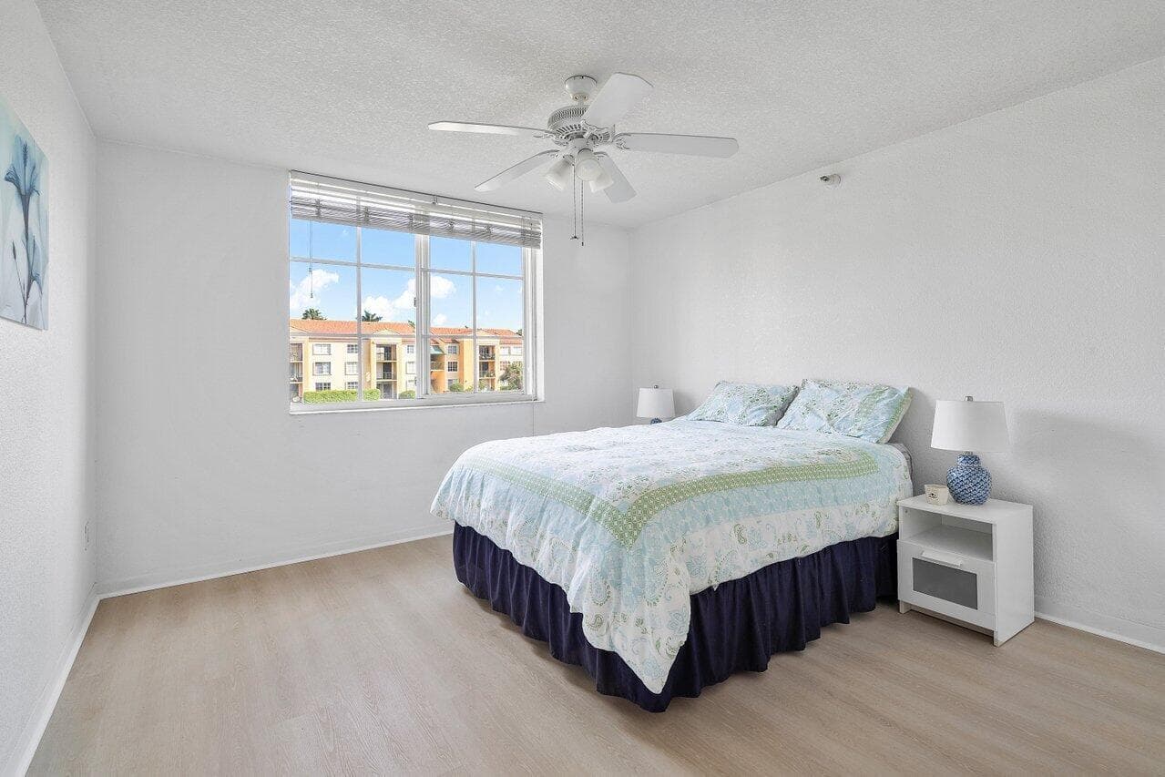 157 Yacht Club Way 206 photo 17