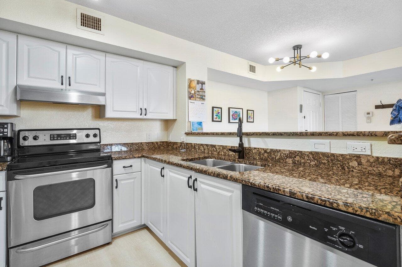 157 Yacht Club Way 206 photo 14