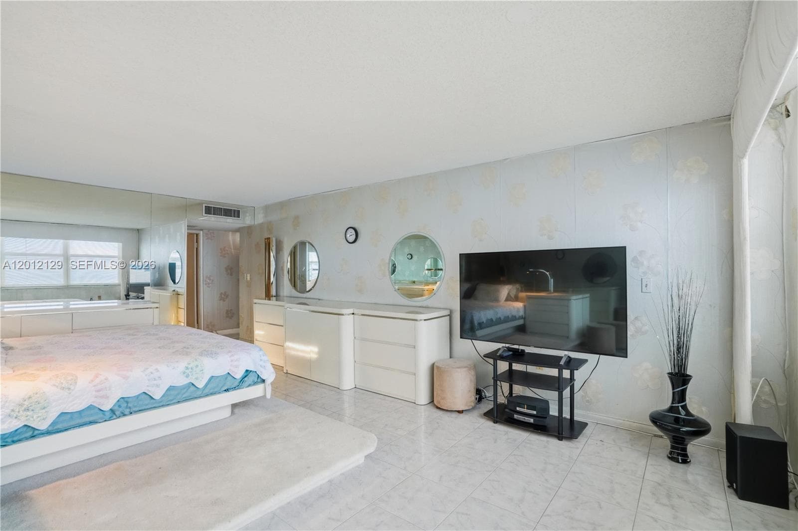 2751 S Ocean Dr 1805S photo 24