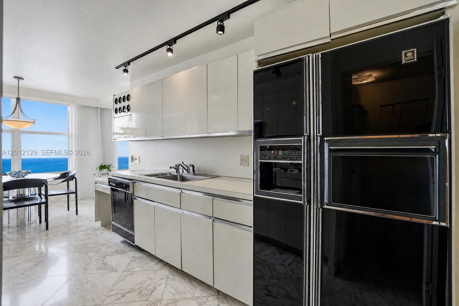 2751 S Ocean Dr 1805S photo 10