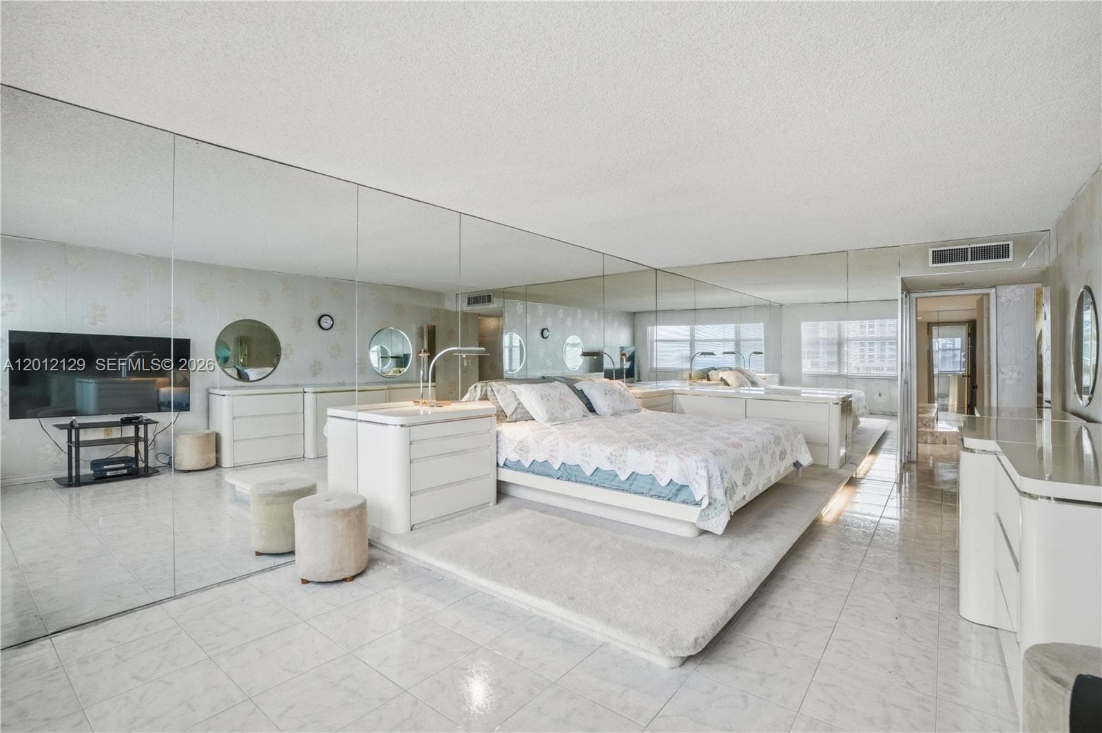 2751 S Ocean Dr 1805S photo 25