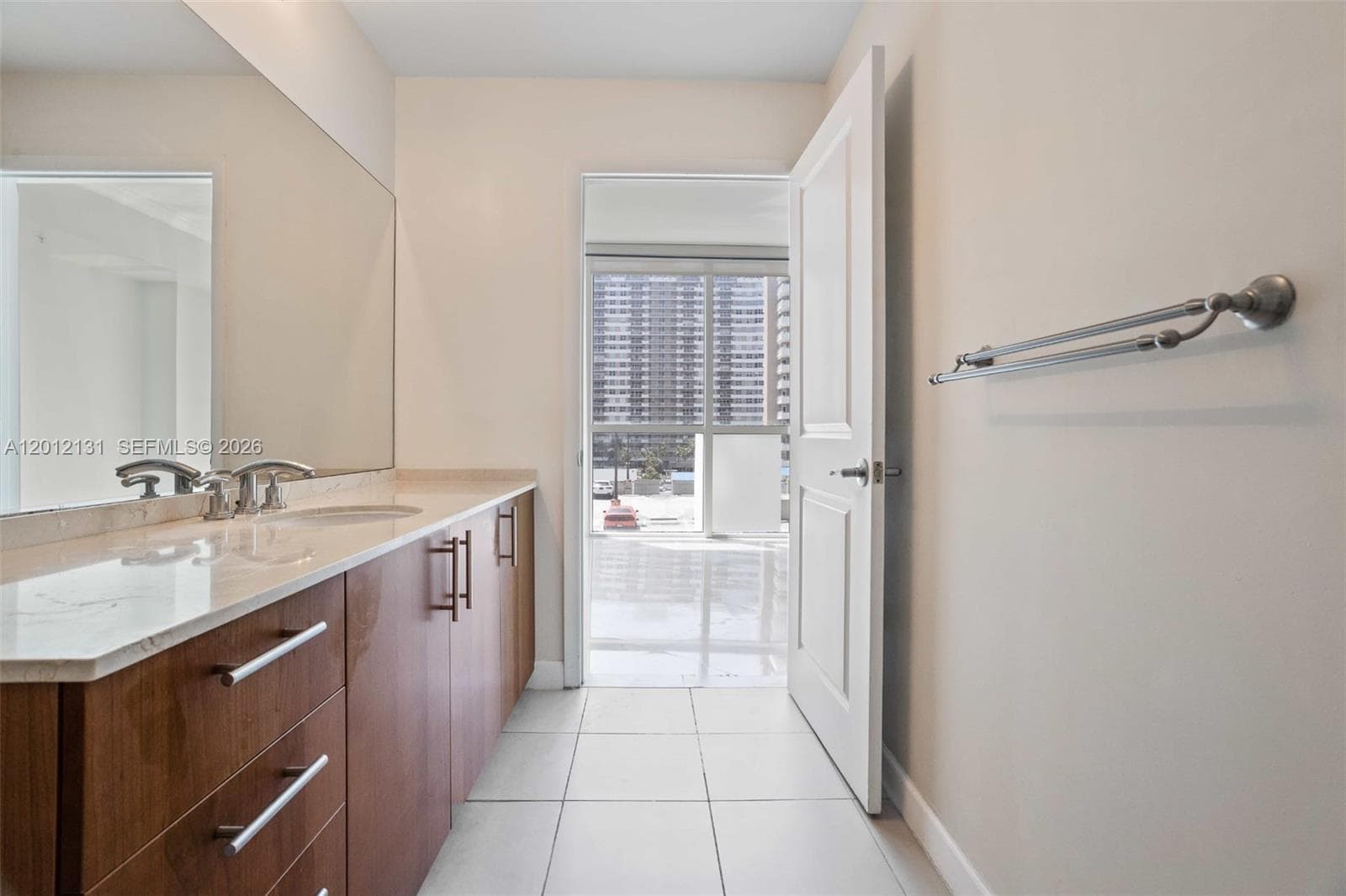 1945 Ocean Dr 503 photo 12