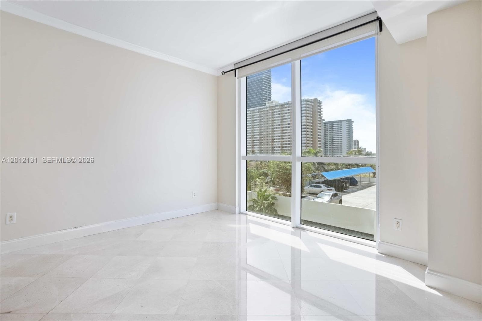 1945 Ocean Dr 503 photo 19