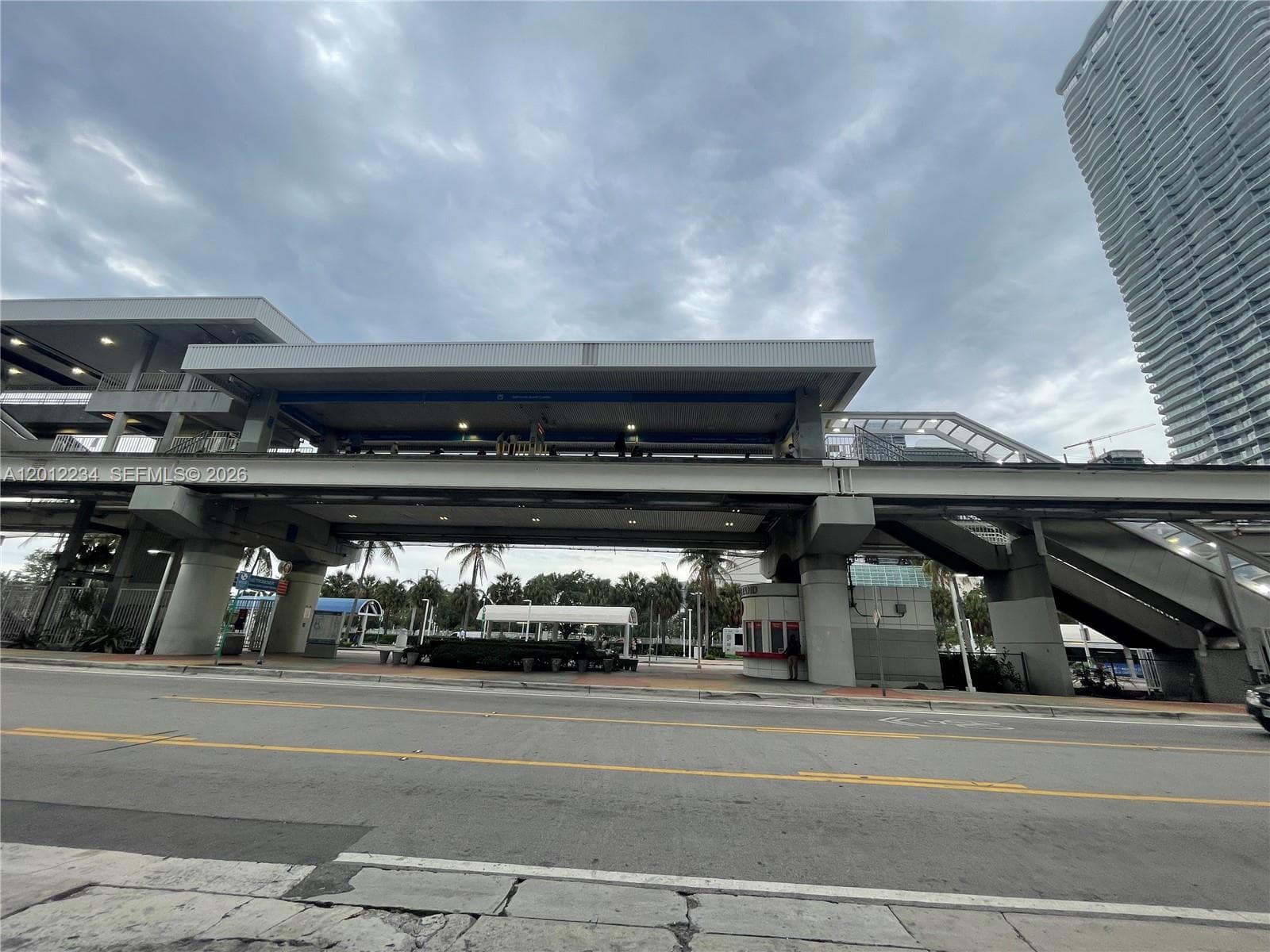 1750 N Bayshore Dr 3403 photo 16