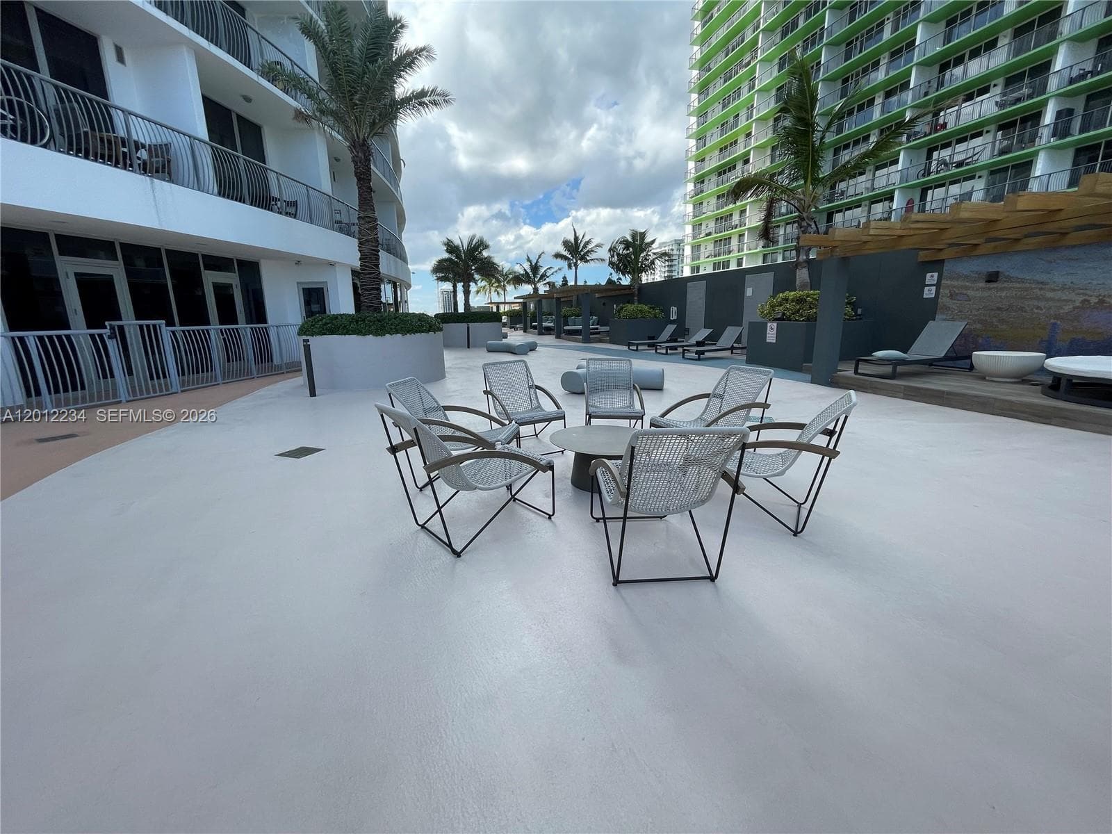 1750 N Bayshore Dr 3403 photo 10