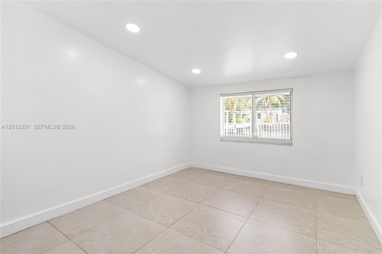 2729 Harding St photo 18