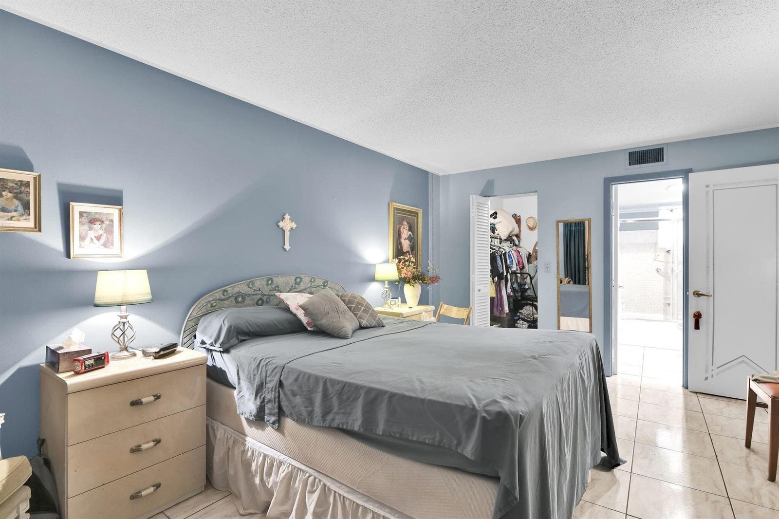 711 Lori Drive 204 photo 1