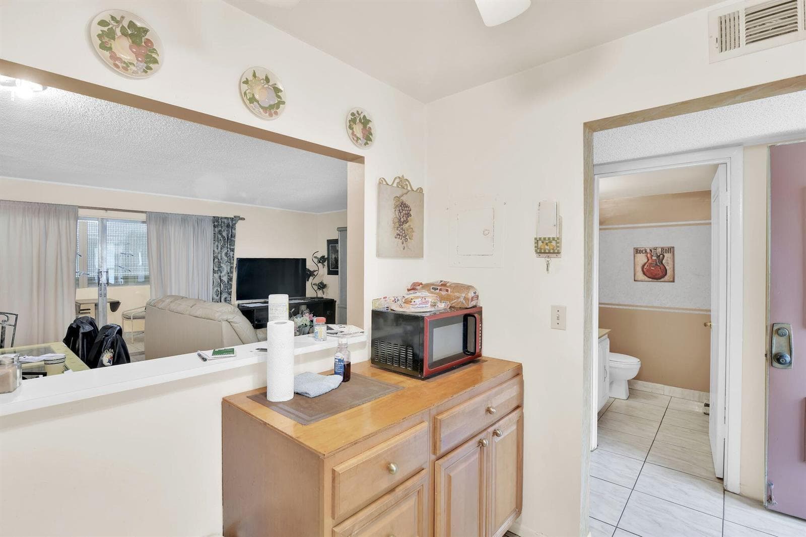 711 Lori Drive 204 photo 9