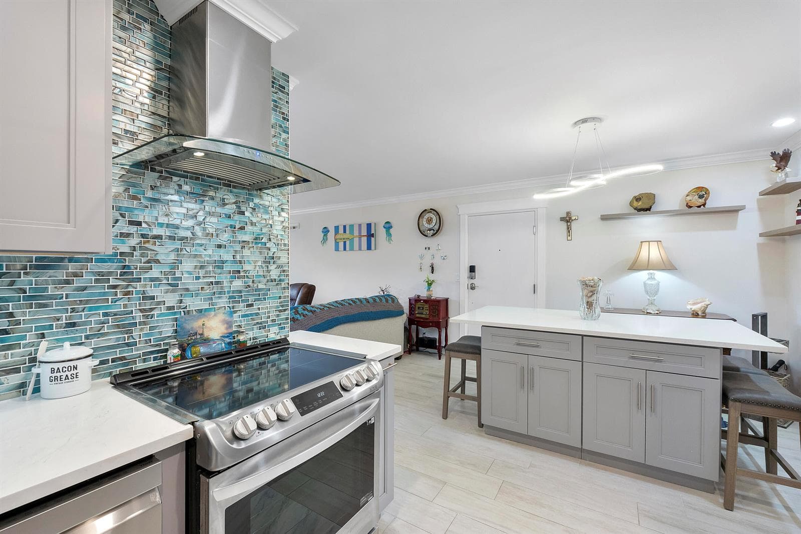 6517 Bay Club Drive 4 photo 10