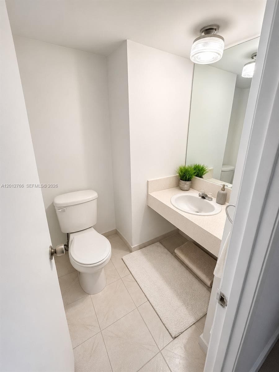 2780 NE 183rd St 710 photo 15