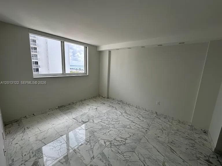 345 Ocean Dr 519 photo 11