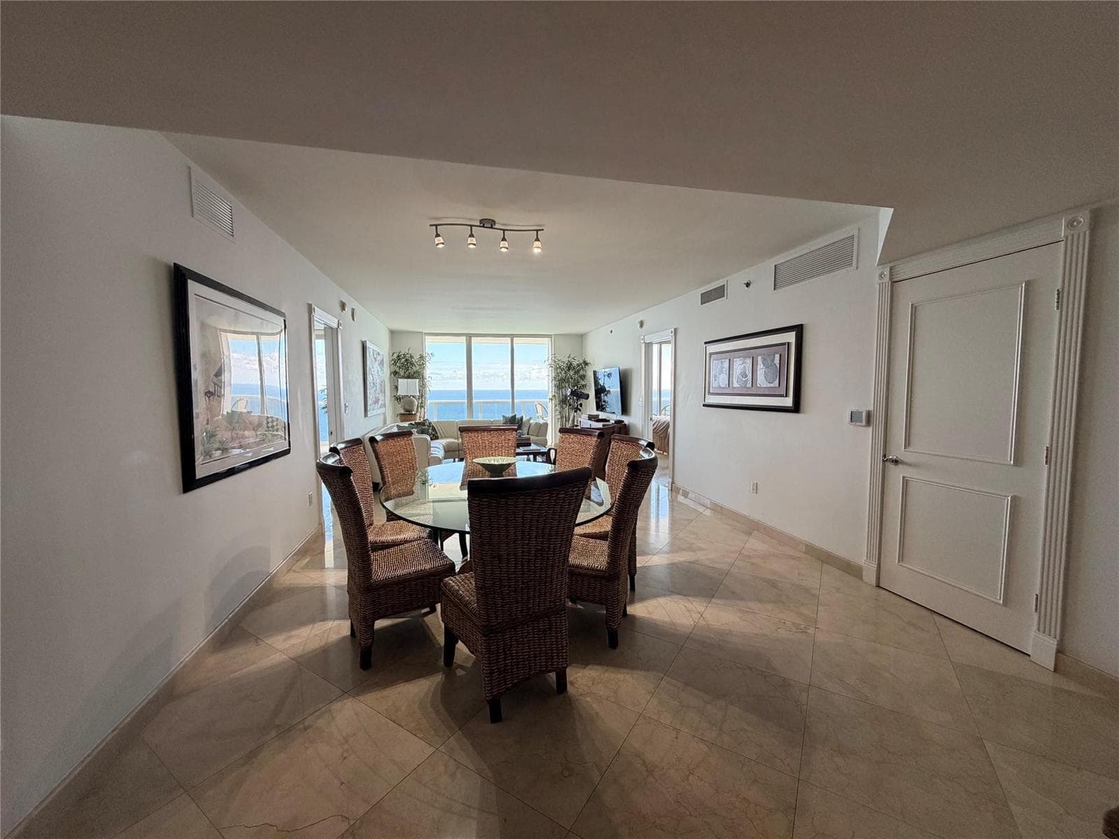 1850 S Ocean Drive 4202 photo 6