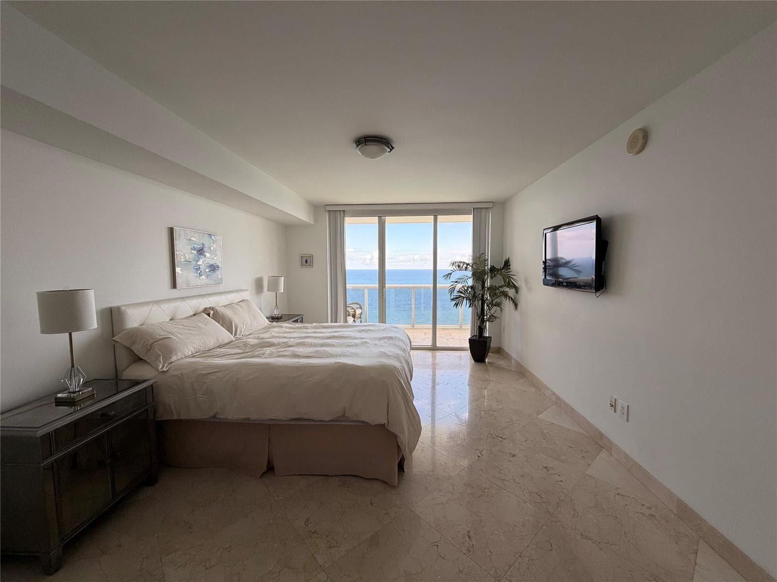 1850 S Ocean Drive 4202 photo 7