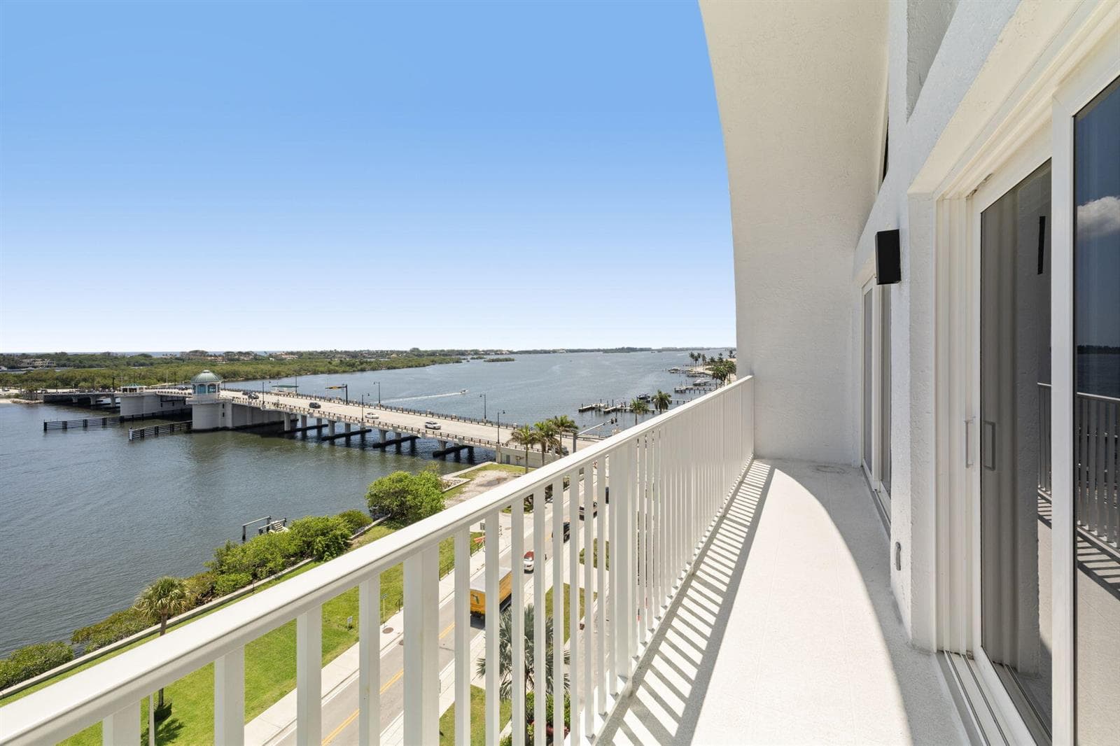 3901 S Flagler Drive 1002 photo 12