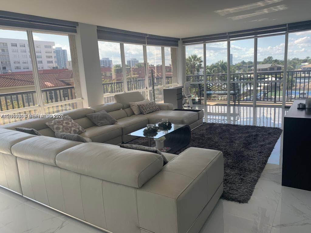 2049 S Ocean Dr East401 photo 14