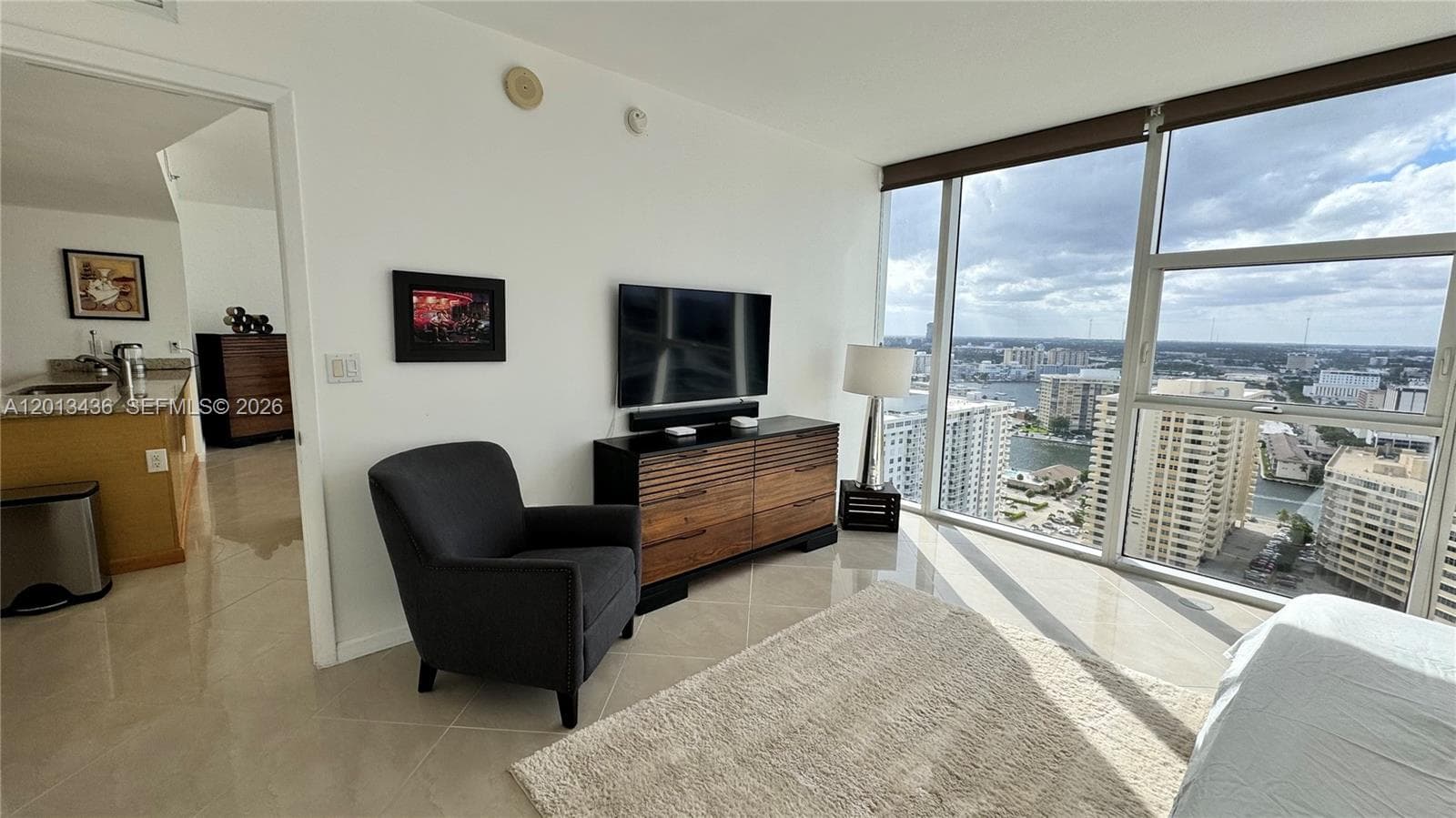 1830 Ocean Dr 2407 photo 17