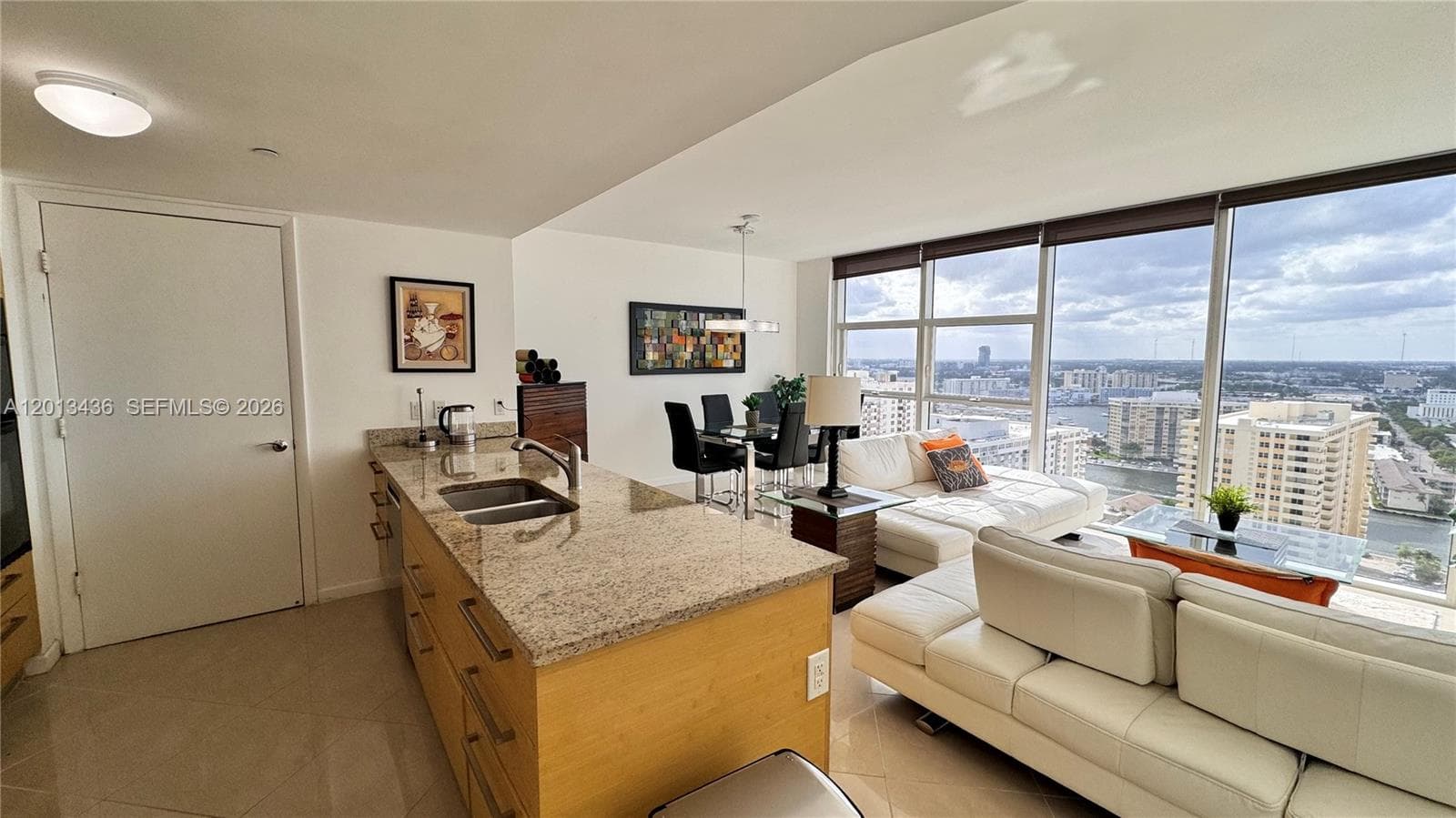 1830 Ocean Dr 2407 photo 3