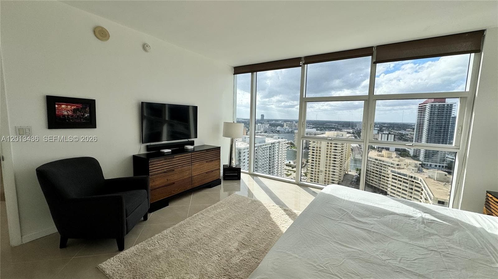 1830 Ocean Dr 2407 photo 18