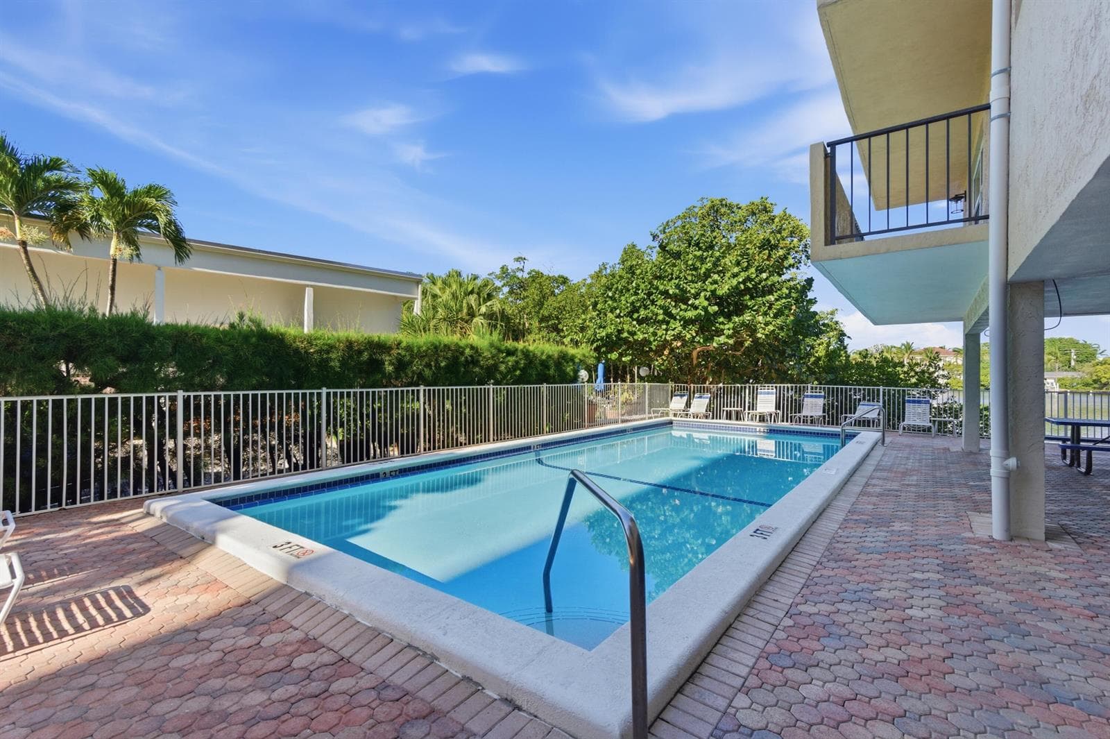 3581 S Ocean Boulevard Apt 4e photo 2