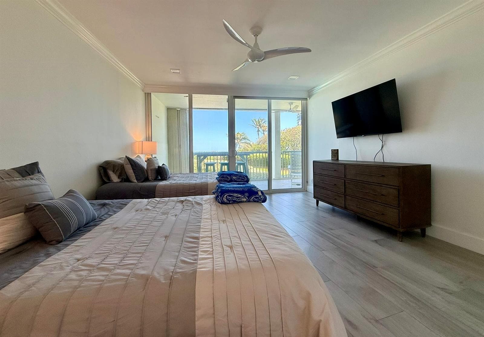 5400 N Ocean Drive 1d photo 22