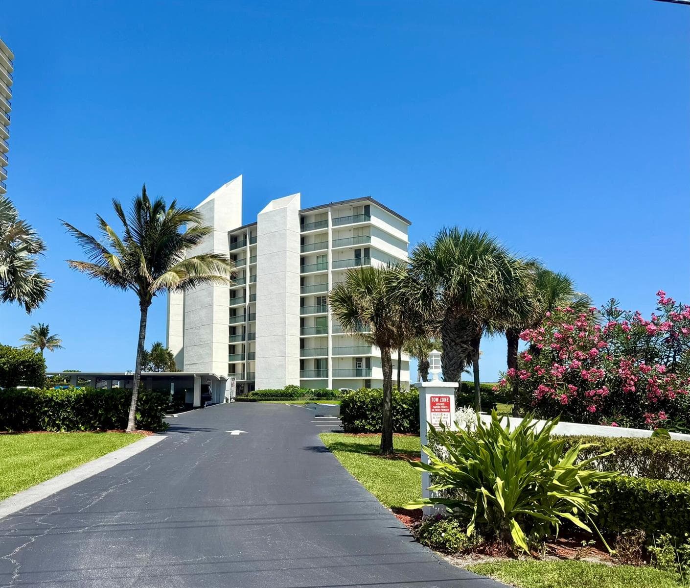 5400 N Ocean Drive 1d photo 3