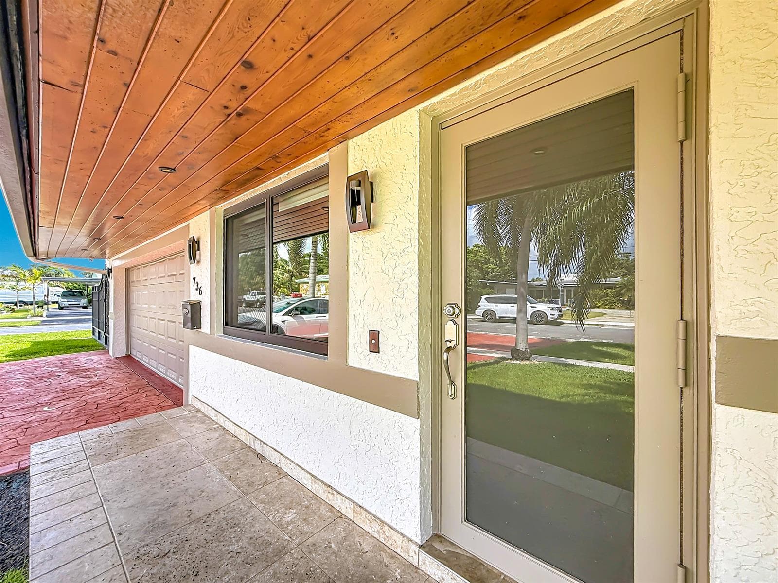 736 NW 12th Avenue photo 4